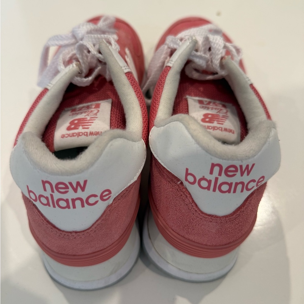 New Balance Women' Pink Sneakers